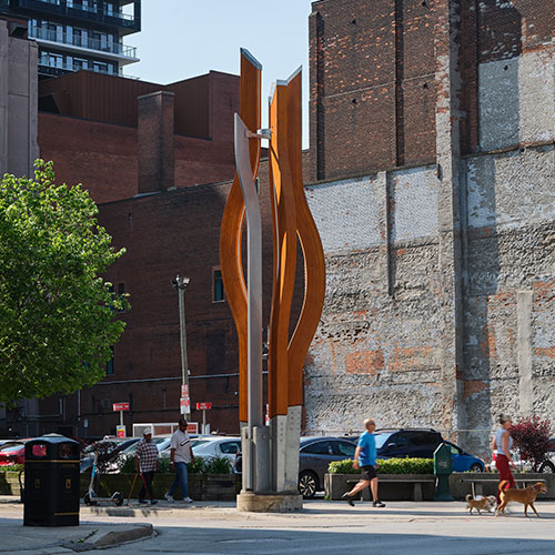 8 metre public art sculpture on south-east side of King William & James Street