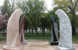 Statues of four eagles facing each other