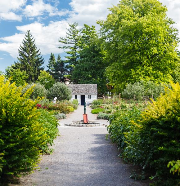 pathway through garden at dundurn